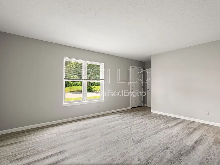 817 Lancelot Ct — Photo 11