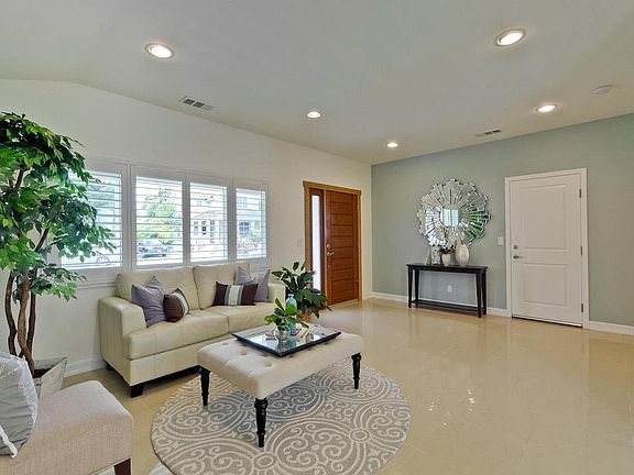 4th image of 3395 Park Blvd