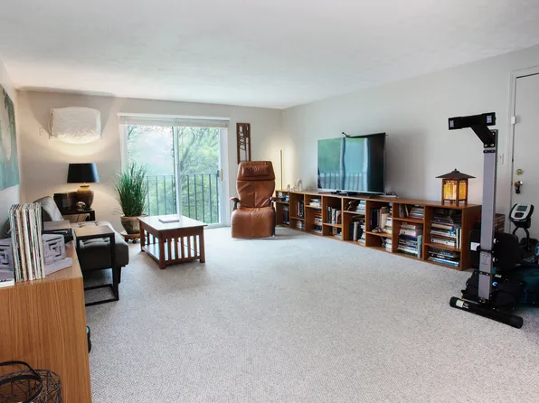 1184 Middle Turnpike West APT C2, Manchester, CT 06040