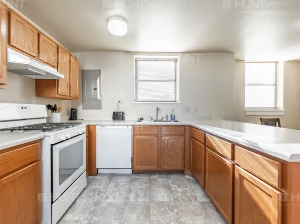 3B E St W #689B, Universal City, TX 78148