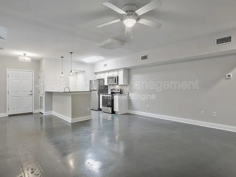 220 E Marshall St #B — Photo 7