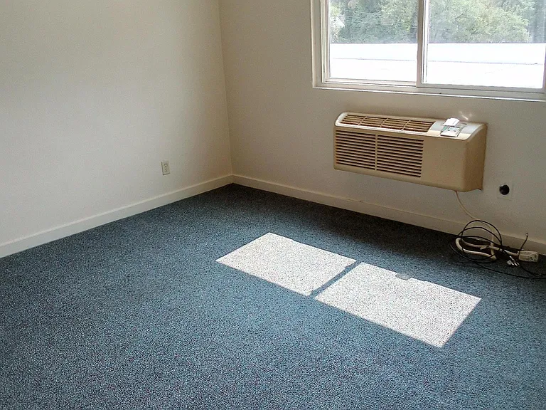 704 Lincoln Hwy #3 — Photo 3