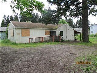 2nd image of 16132 NE Glisan St
