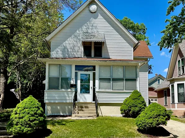 370 North St, Elgin, IL 60120