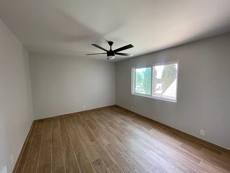 1819 S Manhattan Pl — Photo 12