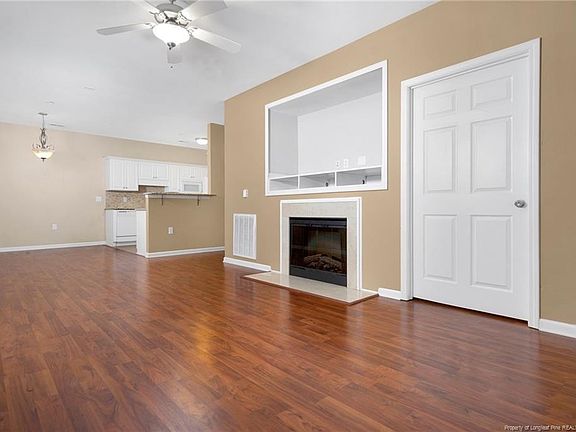 4th image of 635 Marshtree Ln Unit 204