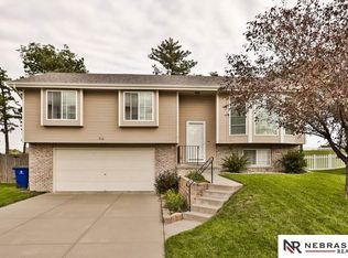 710 Cedar View Cir, Bellevue, NE 68123