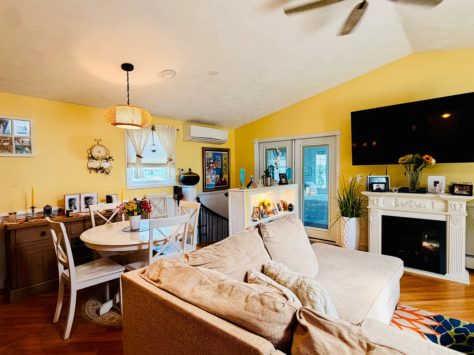 4 bed, 2200 sqft, $3,500 — Photo 3