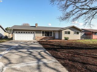 204 Desert Inn Dr, Kelso, WA 98626