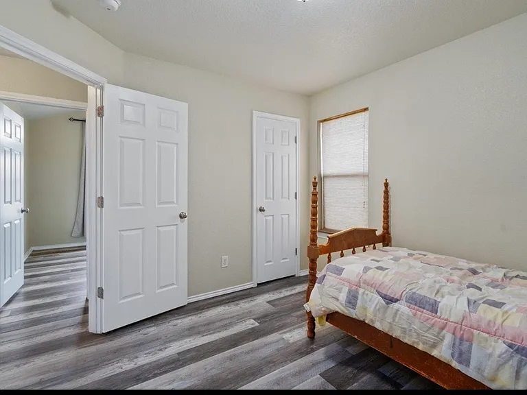 1205 Marlee Cir — Photo 6