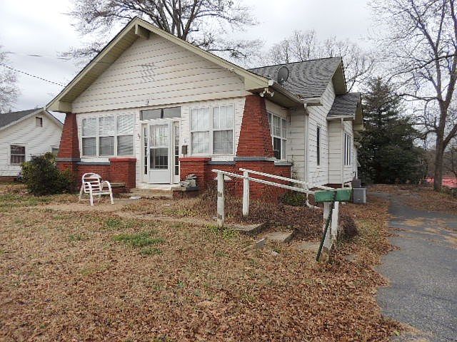 1st image of 12 Bloomwood Hts