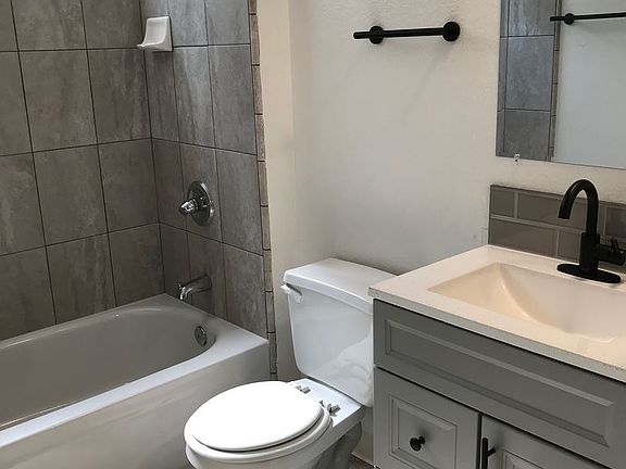 5th image of 2716 F St APT 03