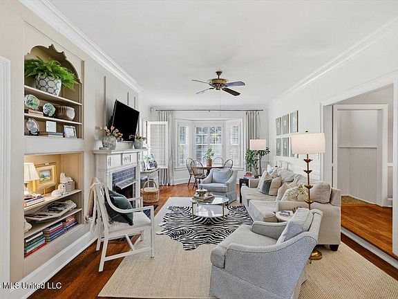 5th image of 1424 Pinehurst St