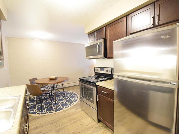 3rd image of 504 James Ave APT 101