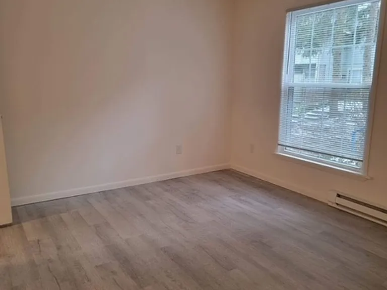 University Park Apartments near Cornell University — Photo 475