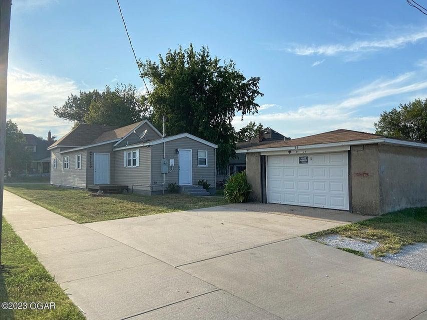 1st image of 2129 S Joplin Ave