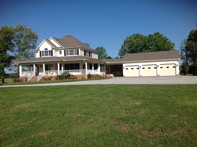2nd image of 60 Winston Rd