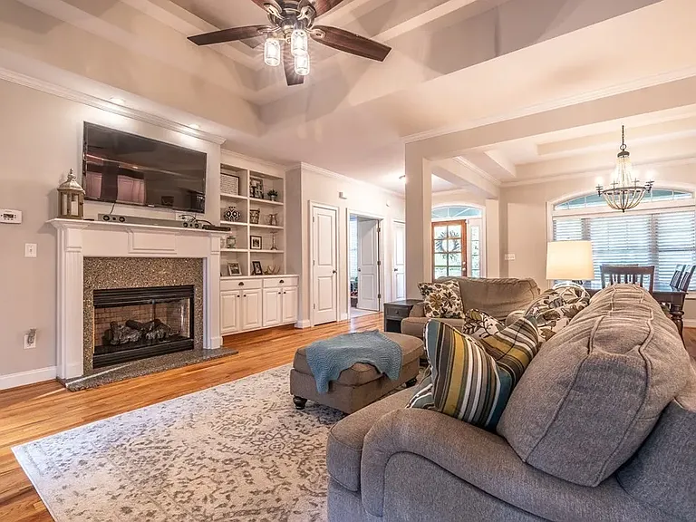 291 Greystone Dr — Photo 9