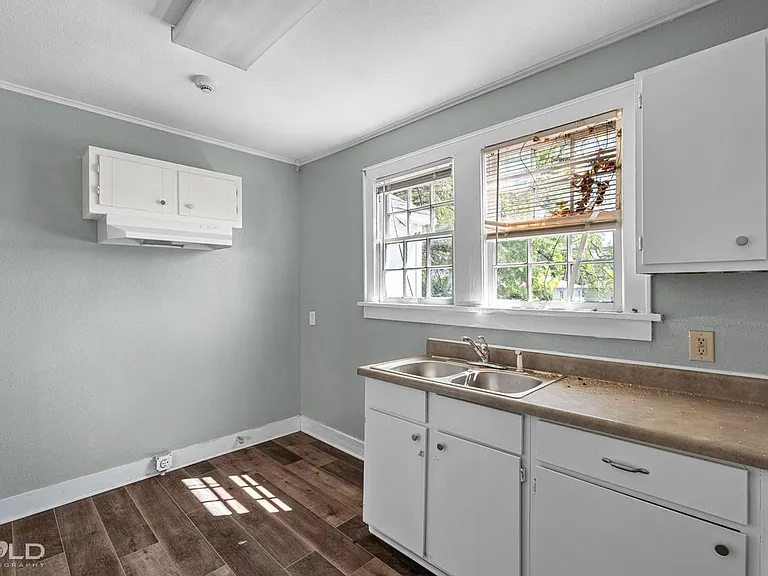 2661 Murray St — Photo 14