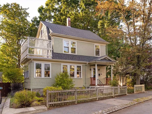 29 Bourne St, Jamaica Plain, MA 02130