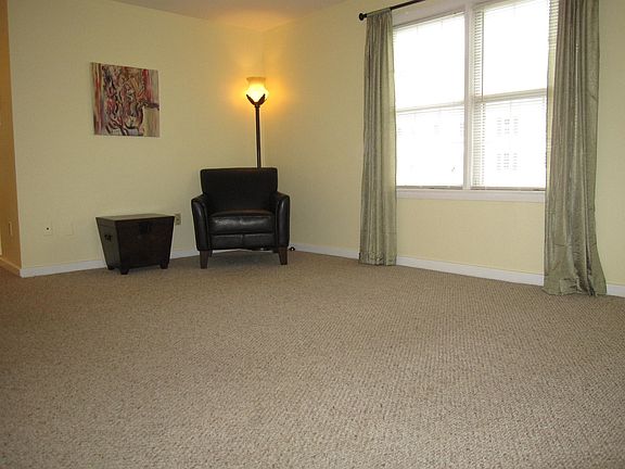 5th image of 816 S Arlington Mill Dr APT 302