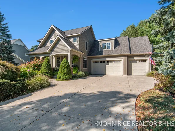 541 Village Springs Dr SE, Ada, MI 49301