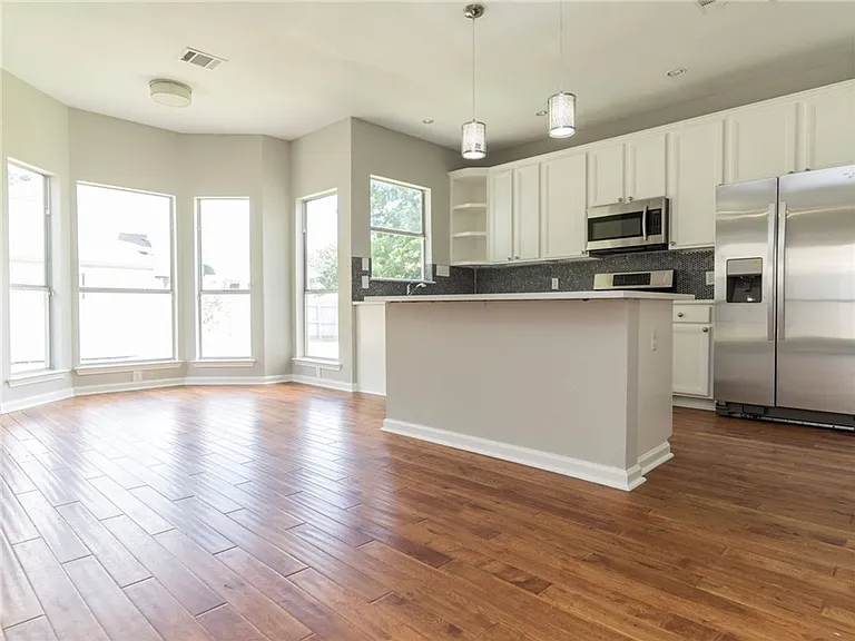 6506 Bramber Ln — Photo 9