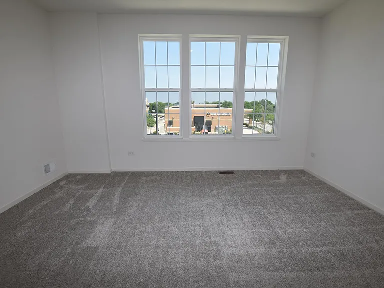 2945 Showplace Dr — Photo 45