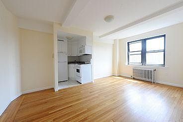 2nd image of 880 Amsterdam Ave