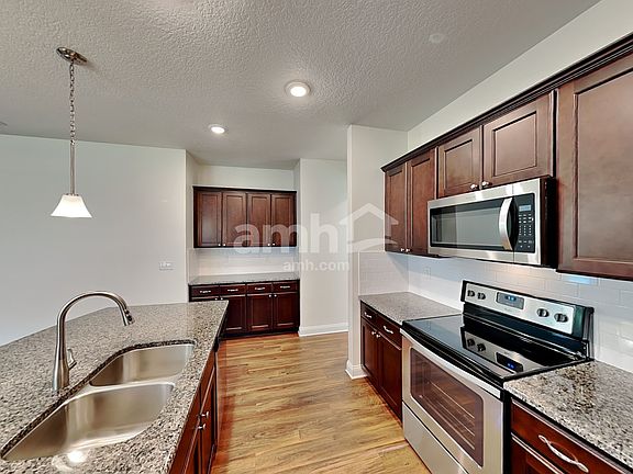4th image of 713 Celebration Ln
