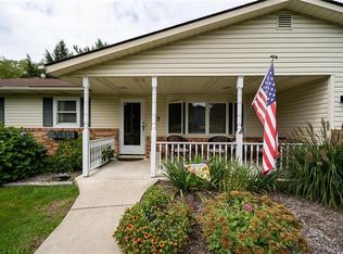 4209 Estates Dr, Center Valley, PA 18034