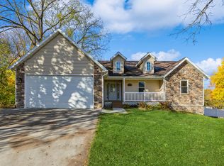 702 S Oak St, Buchanan, MI 49107