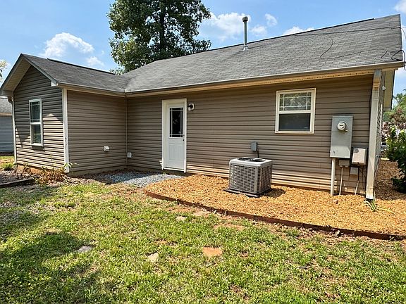 2nd image of 3236 Ridgewood Place Dr