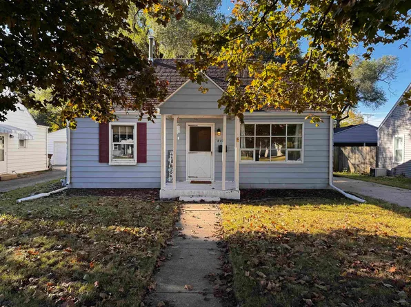 805 River Ln, Loves Park, IL 61111