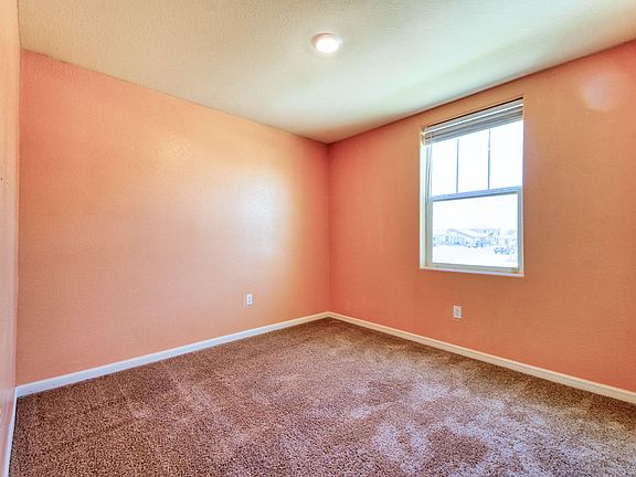 5th image of 5549 Glowhaven St