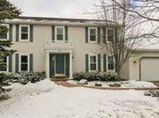 19 Eastbourne Cir, Madison, WI 53717
