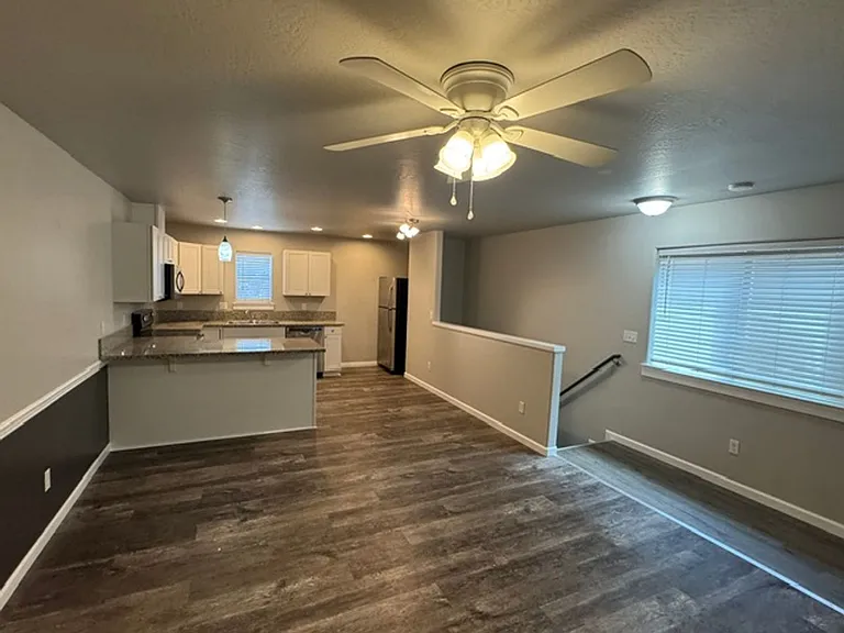 7833 Jacqueline Way — Photo 2