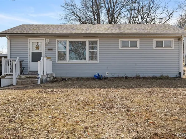 10558 Hobday Ave, Saint Ann, MO 63074