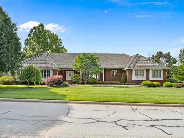 18 W Champions Blvd, Rogers, AR 72758