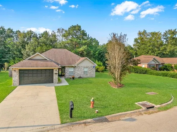 16 Crimson Ln, Picayune, MS 39466