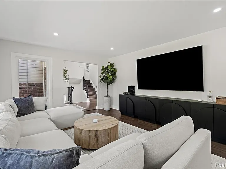 6511 Timber Ridge Dr — Photo 4