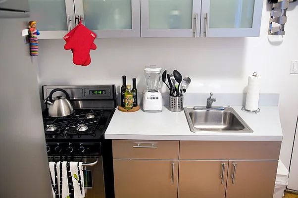 Rented by APT212 INC | media 35