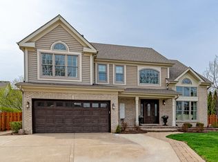 900 Christa Ct, Elk Grove Village, IL
