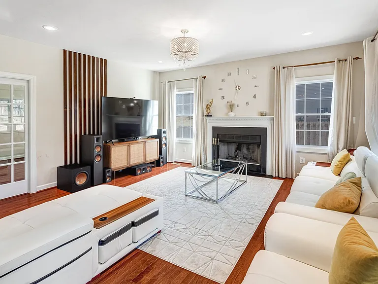 8312 Telegraph Rd — Photo 43