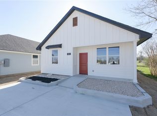 513 E Railroad St #2, Franklin, TX 77856