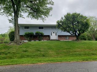 2 Manchester Dr, Spring Valley, NY 10977