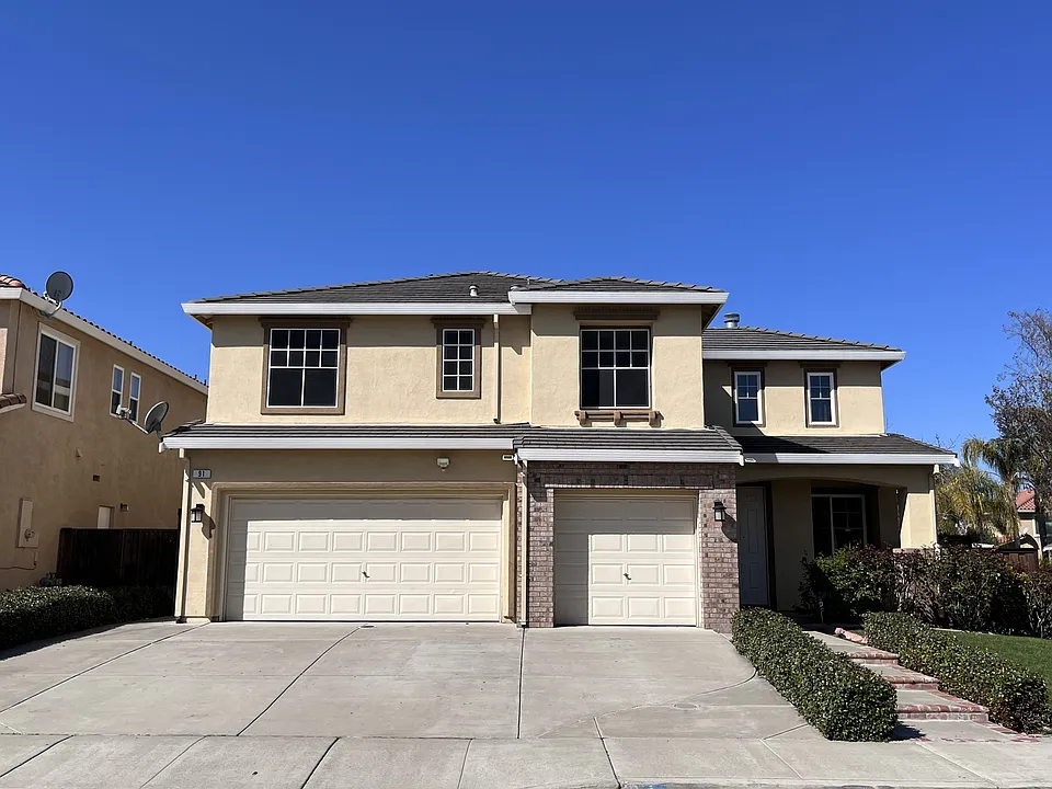 91 Portico Ln