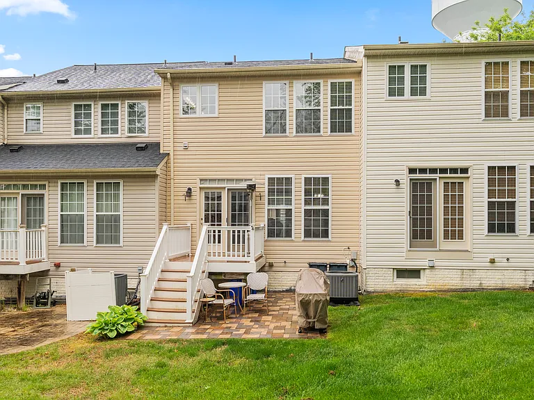 2236 Ivy Ln #5 — Photo 2
