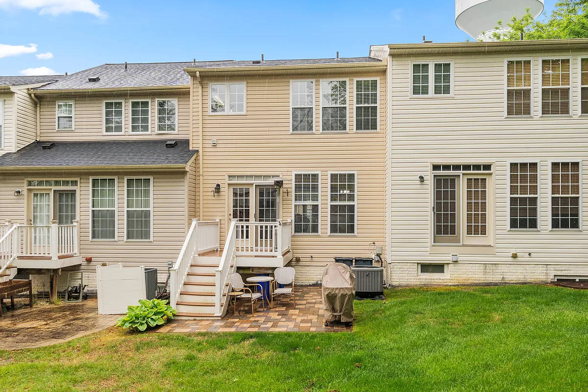 Building Photo - 2236 Ivy Ln #5