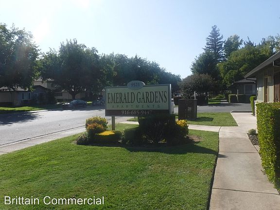 3rd image of 9521 Emerald Park Dr APT 23